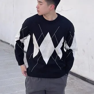 Siwmper gwddf crwn wedi'i wau